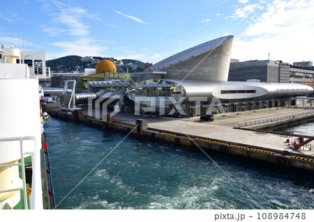 長崎県長崎港から五島市福江港への船旅 108984748