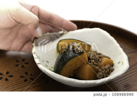 かぼちゃのそぼろ煮 108986990