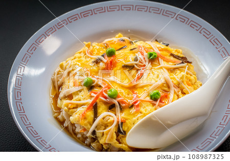 市販の天津飯を作ってみた 市販の天津飯を作ってみた 108987325