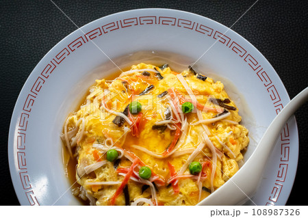 市販の天津飯を作ってみた 市販の天津飯を作ってみた 108987326