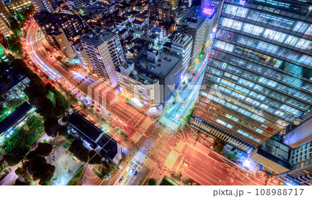 東京夜景 俯瞰で望む大都会の交差点 2023秋 東京夜景 俯瞰で望む大都会の交差点 2023秋 108988717