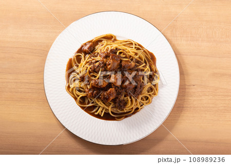牛肉のラグー　パスタ 108989236