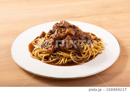 牛肉のラグー パスタ 牛肉のラグー パスタ 108989237