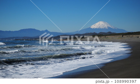 茅ヶ崎海岸と富士山 茅ヶ崎海岸と富士山 108990397