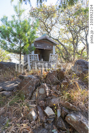 護摩ヶ森（経ヶ森）の山頂（愛媛県松山市） 108992204