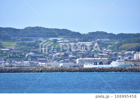 長崎県長崎港から五島市福江港への船旅 長崎県長崎港から五島市福江港への船旅 108995458