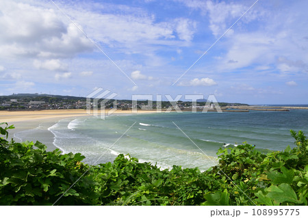 長崎県五島市白良ヶ浜高浜と中浜海水浴場の風景(2022年) 長崎県五島市白良ヶ浜高浜と中浜海水浴場の風景(2022年) 108995775