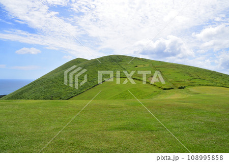 長崎県五島市鬼岳の風景(2022年) 108995858