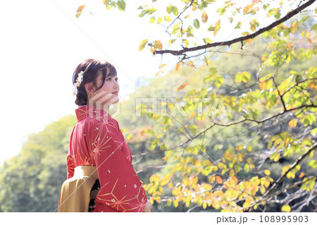 卒業袴撮影前撮りロケーション撮影イメージ、女子大生卒業生ロケ撮影レンタル衣装 卒業袴撮影前撮りロケーション撮影イメージ、女子大生卒業生ロケ撮影レンタル衣装 108995903