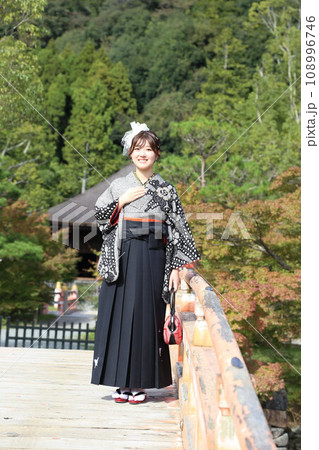 卒業袴撮影前撮りロケーション撮影イメージ、女子大生卒業生ロケ撮影レンタル衣装 卒業袴撮影前撮りロケーション撮影イメージ、女子大生卒業生ロケ撮影レンタル衣装 108996746