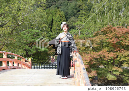 卒業袴撮影前撮りロケーション撮影イメージ、女子大生卒業生ロケ撮影レンタル衣装 卒業袴撮影前撮りロケーション撮影イメージ、女子大生卒業生ロケ撮影レンタル衣装 108996748