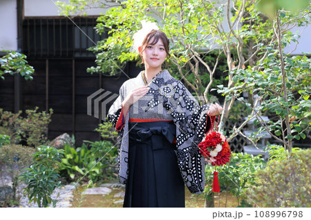 卒業袴撮影前撮りロケーション撮影イメージ、女子大生卒業生ロケ撮影レンタル衣装 卒業袴撮影前撮りロケーション撮影イメージ、女子大生卒業生ロケ撮影レンタル衣装 108996798