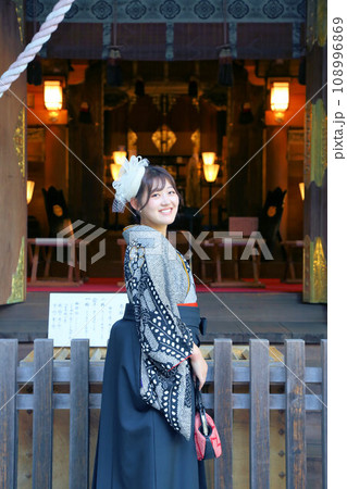 卒業袴撮影前撮りロケーション撮影イメージ、女子大生卒業生ロケ撮影レンタル衣装 卒業袴撮影前撮りロケーション撮影イメージ、女子大生卒業生ロケ撮影レンタル衣装 108996869