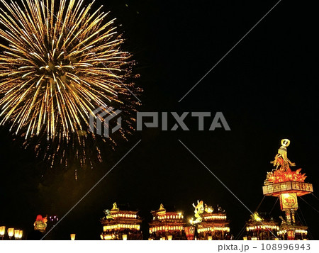 飯田燈籠山祭り 山車と花火 108996943