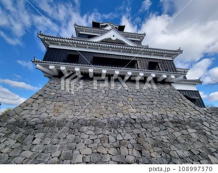 The Famous Landscape vintage building of Kumamoto Castle in Northern Kyushu, Japan. 108997370