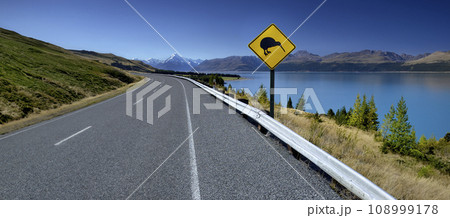 Kiwi warning sign - New Zealand - Mt Cook 108999178