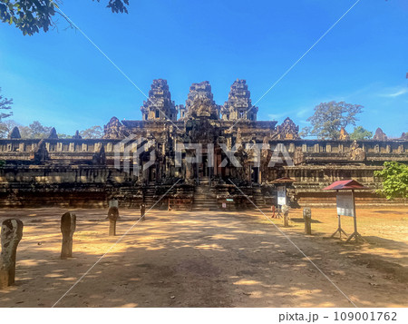 Ta Keo, a temple-mountain, the center of the new capital - Jayendranagari, a temple of the Khmer civilization, located on the territory of Angkor in Cambodia 109001762
