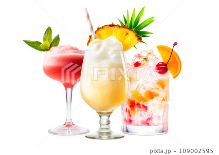 Set and collection of classic alcohol cocktails or mocktail isolated on white background with fresh summer fruits Set and collection of classic alcohol cocktails or mocktail isolated on white background with fresh summer fruits 109002595