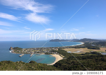 美しき海岸線を描く芥屋大門の糸島半島 美しき海岸線を描く芥屋大門の糸島半島 109006171