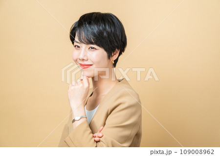 30代女性のビューティー。 109008962