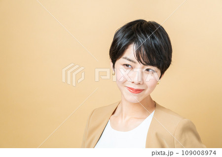 30代女性のビューティー。 109008974