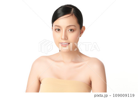 Beautiful young asian woman with clean fresh skin on white background, Face care, Facial treatment, Cosmetology, beauty and spa, Asian women portrait. 109009119