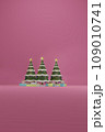 Christmas tree with decrorate items and giftbox.3D render 109010741