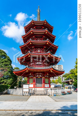 【神奈川県】鮮やかな色彩が綺麗な川崎大師の八角五重塔 109011150