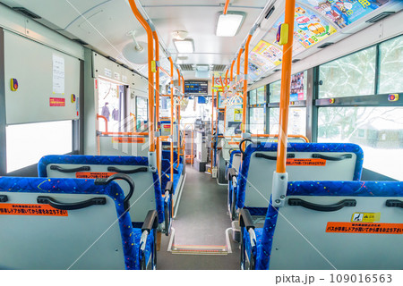 典型的なローカルバス 109016563