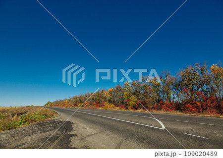 Highway track against the blue sky 109020489