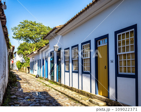 Streets and houses of historical center in Paraty, Rio de Janeiro, Brazil. 109022371