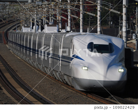 新幹線N700S　J19編成　大津市瀬田付近にて 109022429