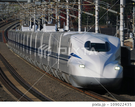 新幹線N700S　J19編成　大津市瀬田付近にて 109022435