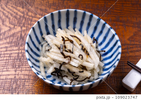 大根の塩こんぶ和え 109023747