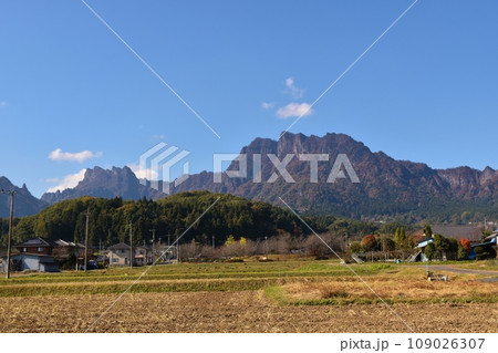 晴れた秋の妙義山 群馬 晴れた秋の妙義山 群馬 109026307
