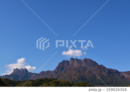 晴れた秋の妙義山 群馬 晴れた秋の妙義山 群馬 109026308