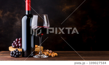 Wine still life background.  109027584