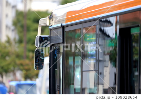 路線バスのサイドミラー　イメージ 109028654