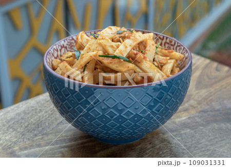 Spicy Stir-fried Pork belly with Preserved Bamboo shoot. 109031331