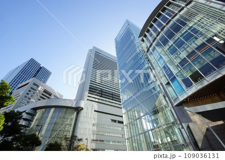 西梅田の高層ビル 西梅田の高層ビル 109036131