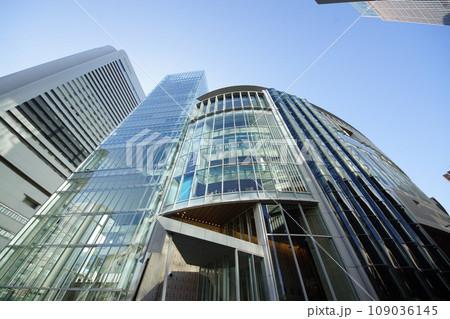 西梅田の高層ビル 109036145