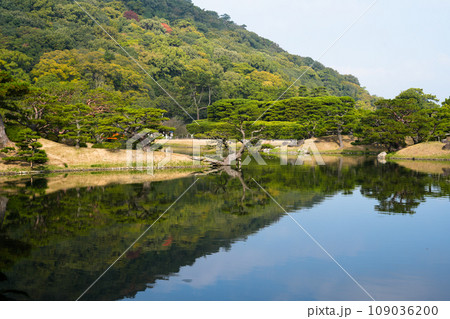 特別名勝・栗林公園の秋（香川県高松市）ミシュラン★★★ 109036200