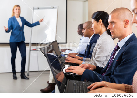 international group of managers with laptop in advanced training courses international group of managers with laptop in advanced training courses 109036656