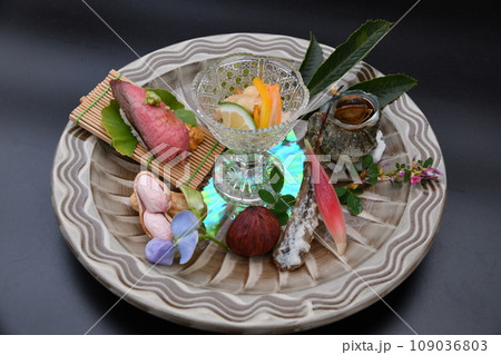 料亭で出される料理 前菜 料亭で出される料理 前菜 109036803
