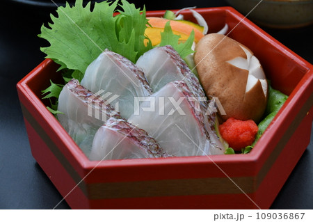 天然鯛のしゃぶしゃぶの具材 天然鯛のしゃぶしゃぶの具材 109036867