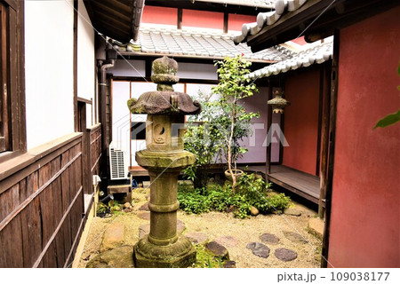 風情ある古民家の庭園 風情ある古民家の庭園 109038177