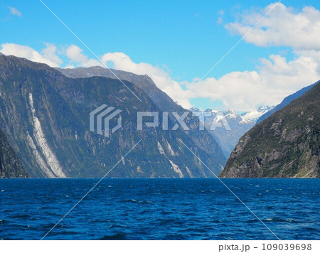 ミルフォードサウンド風景 109039698