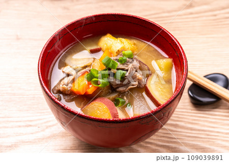 さつまいもの豚汁 109039891
