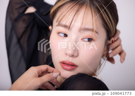 ビューティー 女性のファッションポートレート ビューティー 女性のファッションポートレート 109041773
