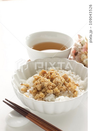 そぼろご飯 109043526